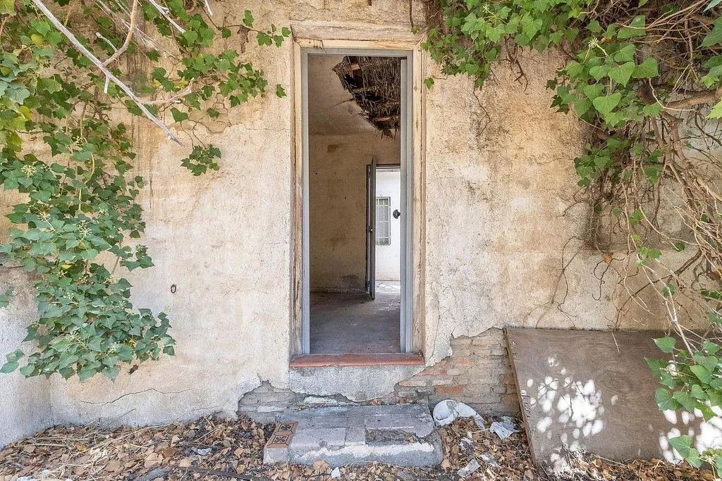 Aed - Detached House with Private Garden in Granada