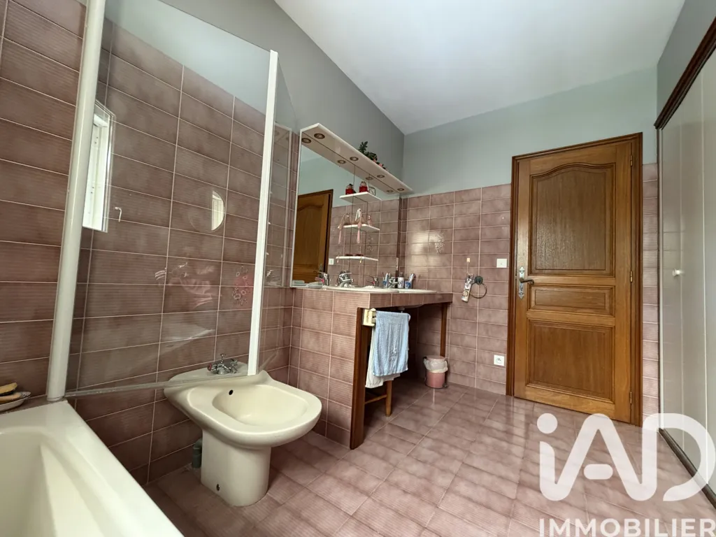 Vannitoad - Well-Maintained House with Garden in Barroux