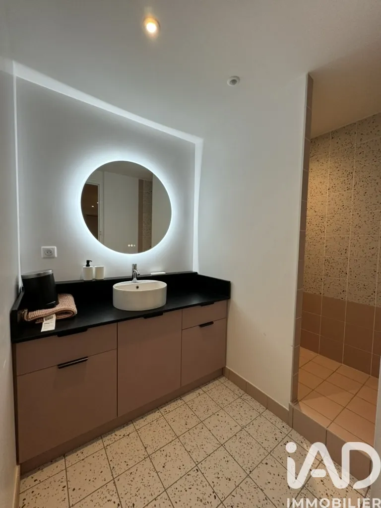Bathrooms - 5-Bedroom Apartment for Colocation in Saint-Étienne Centre