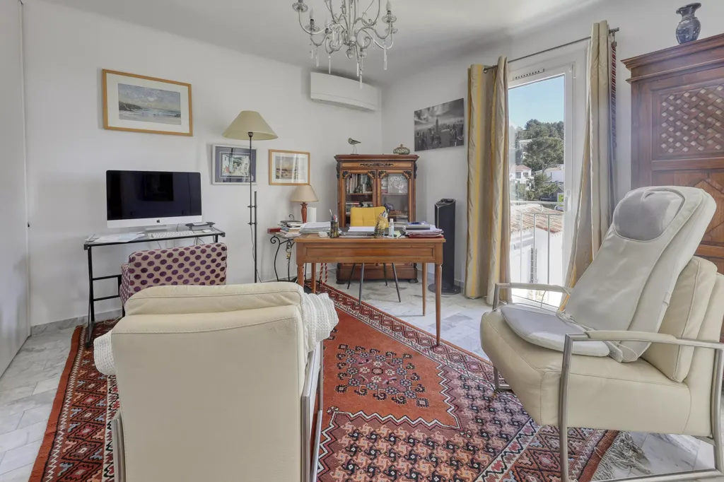 Séjour - Propriété avec Piscine et Vue Mer à Bandol
