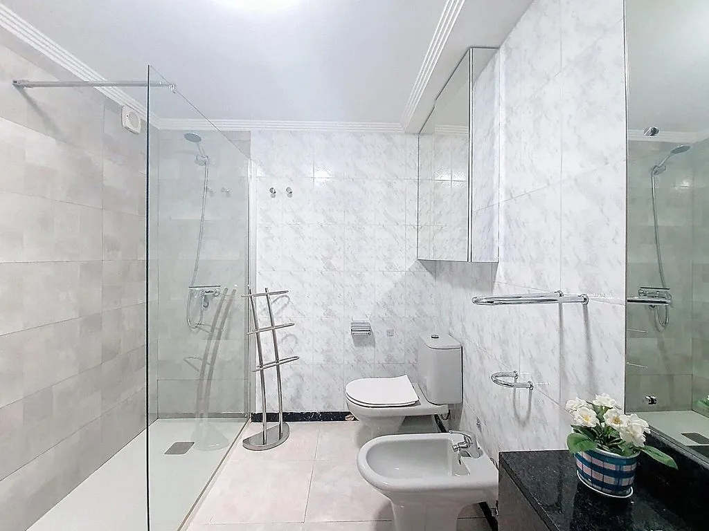 Salles de bain - Spacious Flat with Sea Views in Canteras