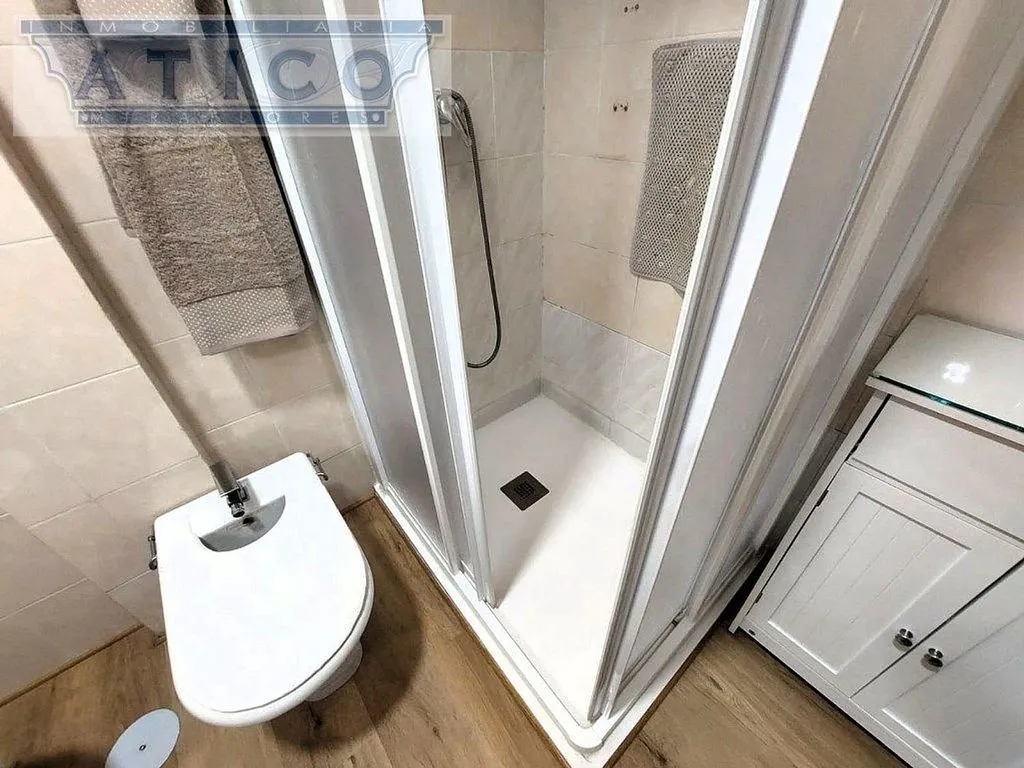 Salles de bain - Apartment with Terrace in Carmona Road Area