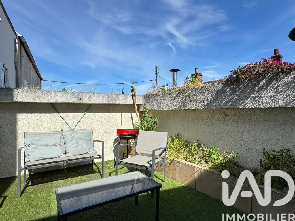 Giardino - 3-Bedroom Flat with Terrace in Orsay Centre