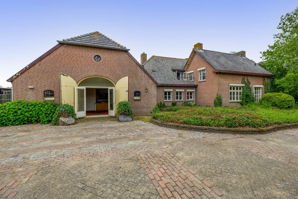 Välivaade - Villa with Stables in Ewijk