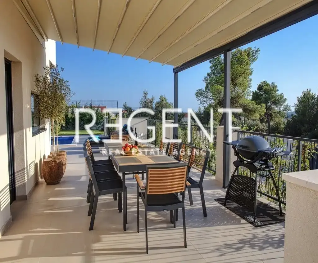 Terrass - New Villa with Pool near Sibenik