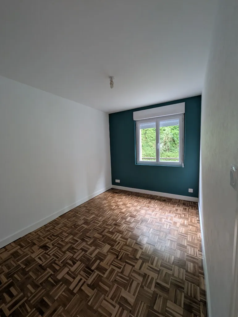 Toad - Renovated Flat with Balcony and View in Brest