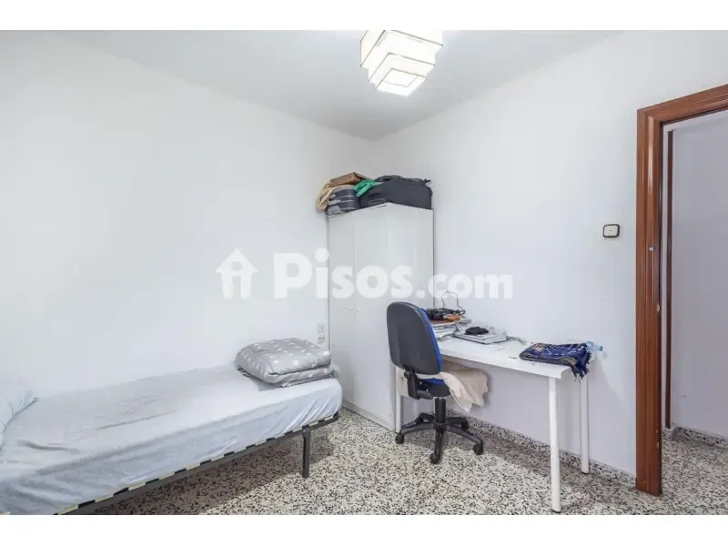 Chambres - Appartement 4 pièces à ES