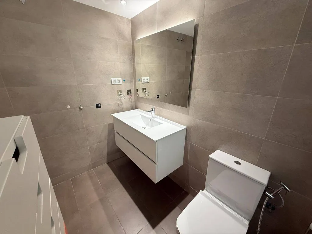 Vannitoad - Luxury Flat with Terrace in Gavarra, Cornellà de Llobregat