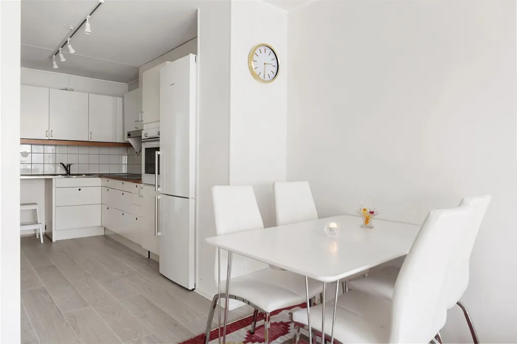 Salle à manger - 55+ Apartment with Balcony in Central Gothenburg