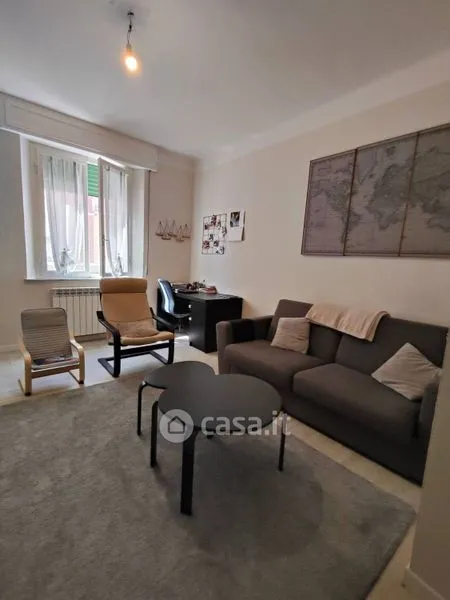 Soggiorno - Spacious 4-Room Apartment in Pisa