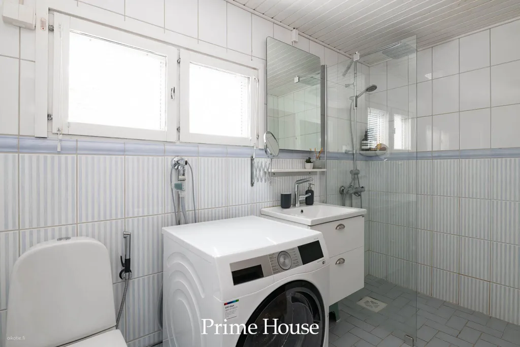 Salles de bain - Spacious Flat with Sauna in Latokaski, Espoo