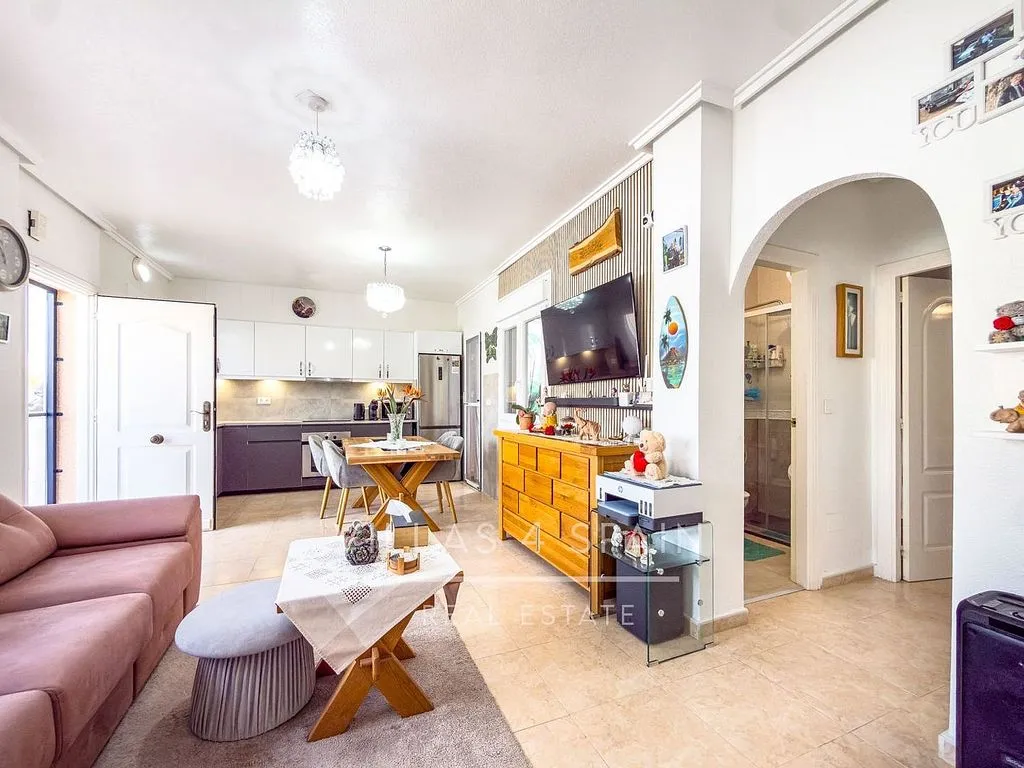 Elutuba - Three-Bedroom House with Pool in Ciudad Quesada