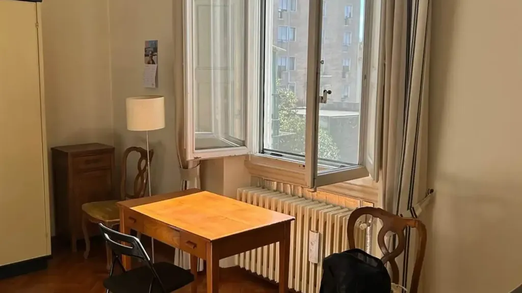 Bureau - 7-Room Apartment with Balcony in Florence