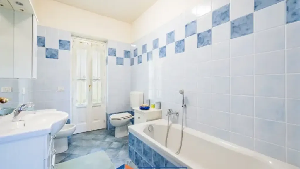 Salles de bain - Recently Built Apartment with Terrace in Monforte D'Alba