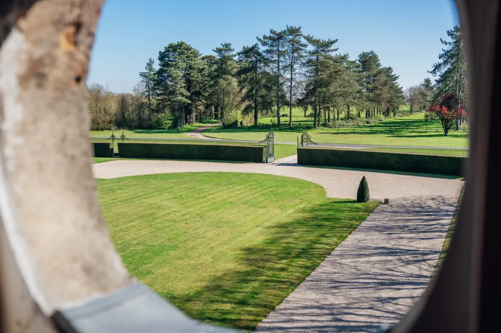 Jardin - Château du XVIIIe avec Domaine de 42 ha près de Nantes