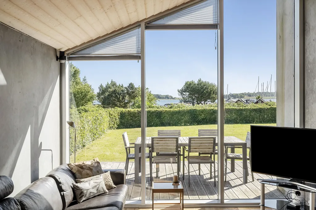 Terrazza - Architectural Holiday Home with Water View in Snaptun