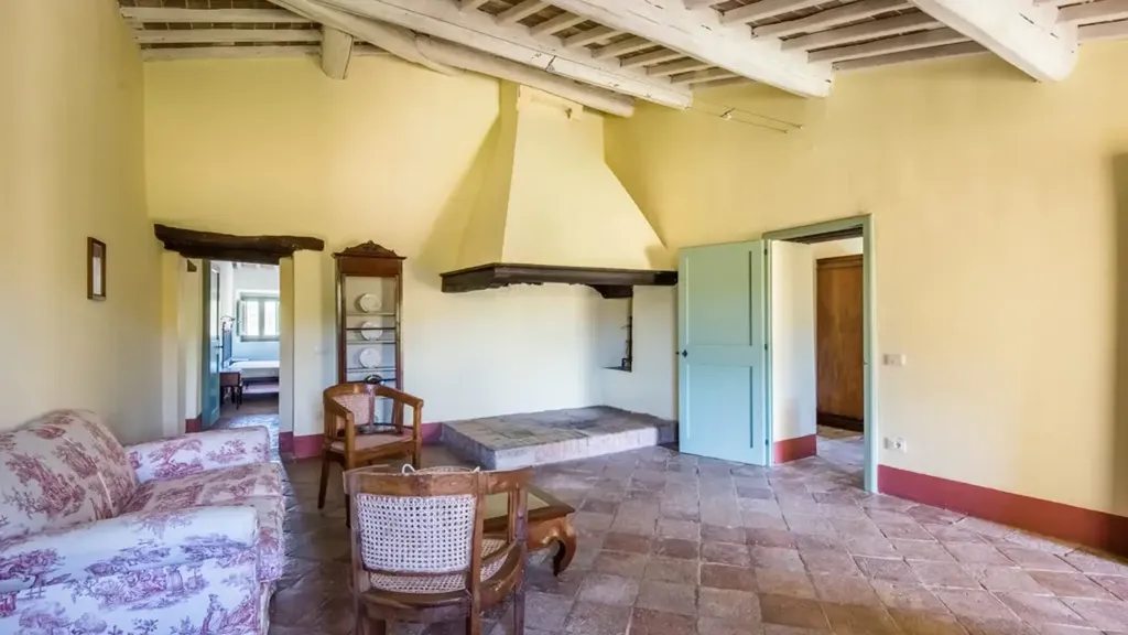 Living Room - Rustic Tuscan Cottage with Pool in Radicondoli