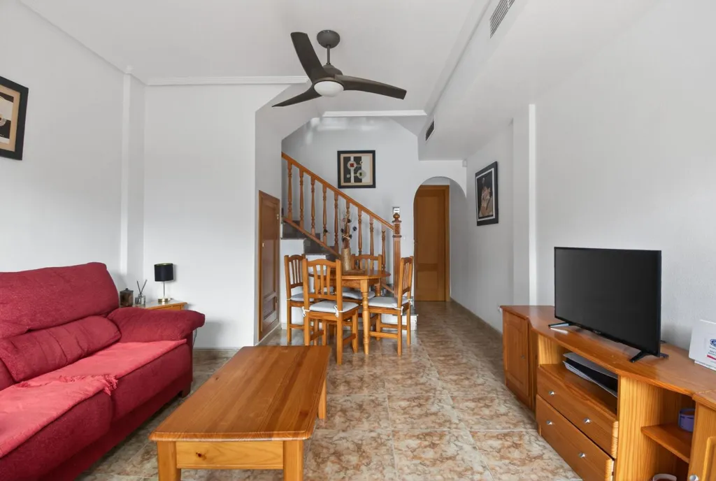 Elutuba - Semi-Detached Villa with Sea Views in Punta Prima