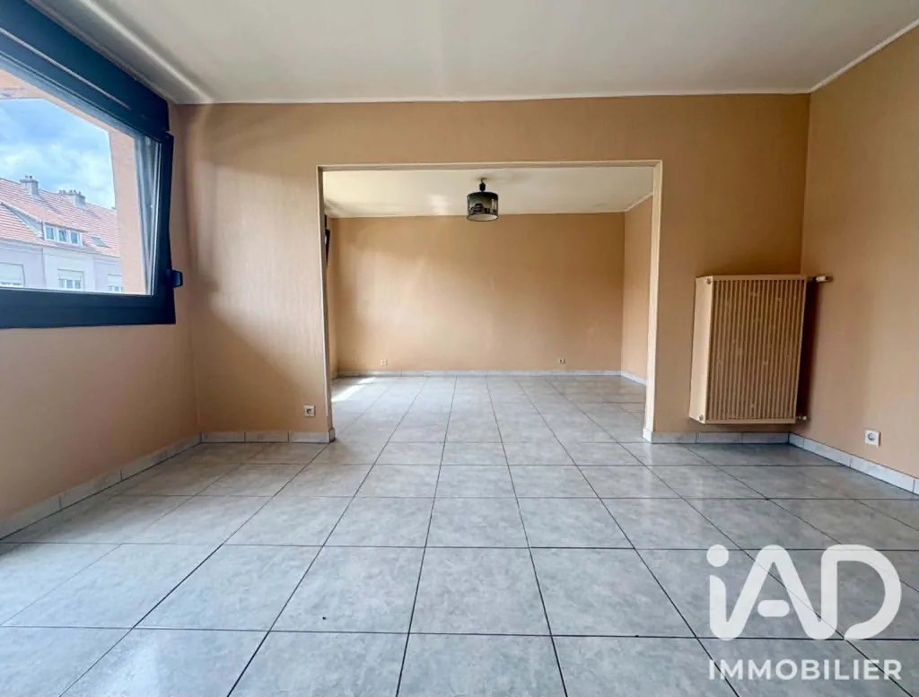 Pièces - Appartement avec Balcon et Garage à Florange