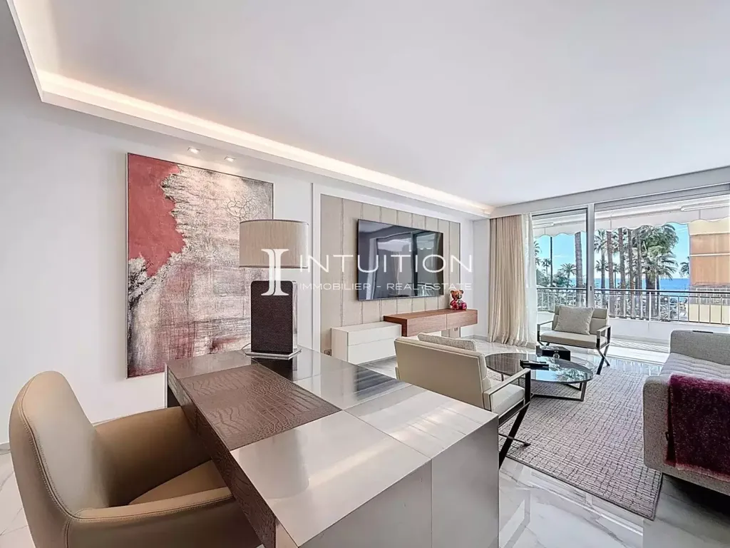 Elutuba - 2-Bedroom Apartment with Sea View in Cannes Croisette