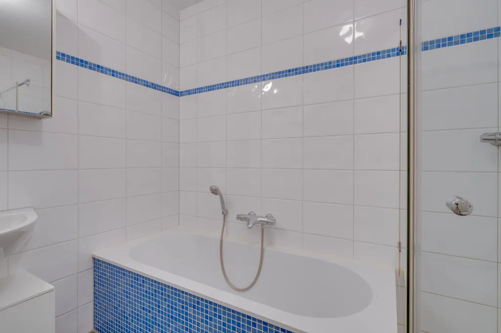 Salles de bain - Modern Apartment with Loggia in Amsterdam