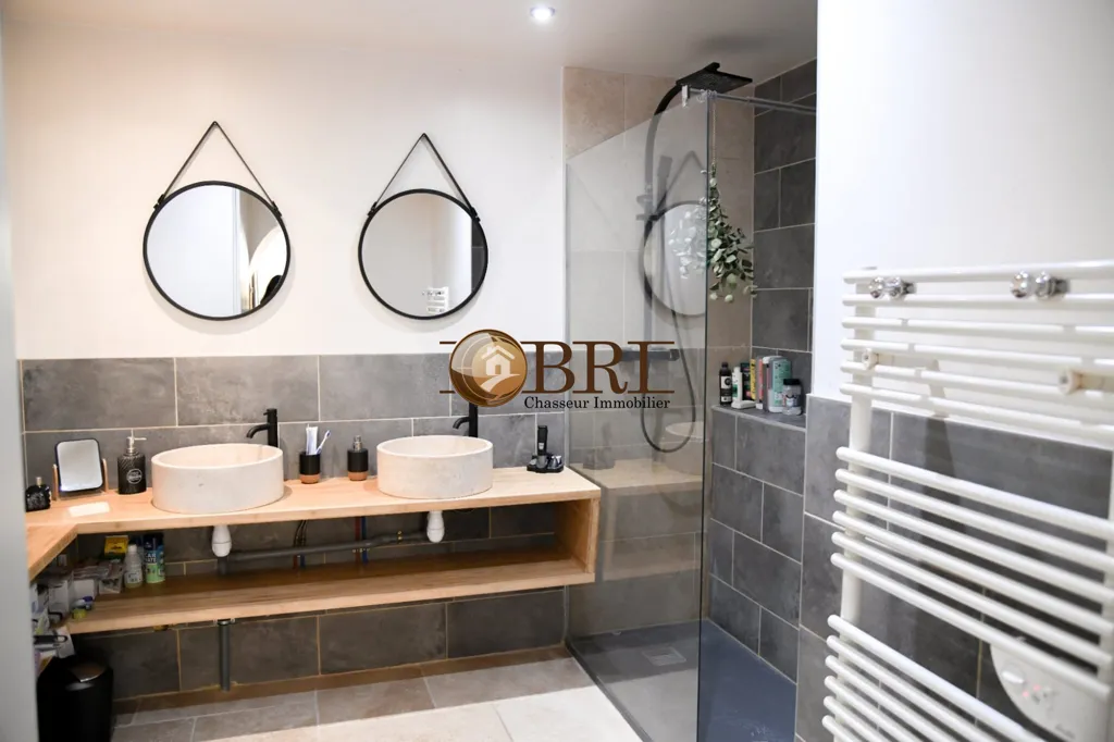 Salles de bain - Duplex Rénové avec Balcon à Voiron