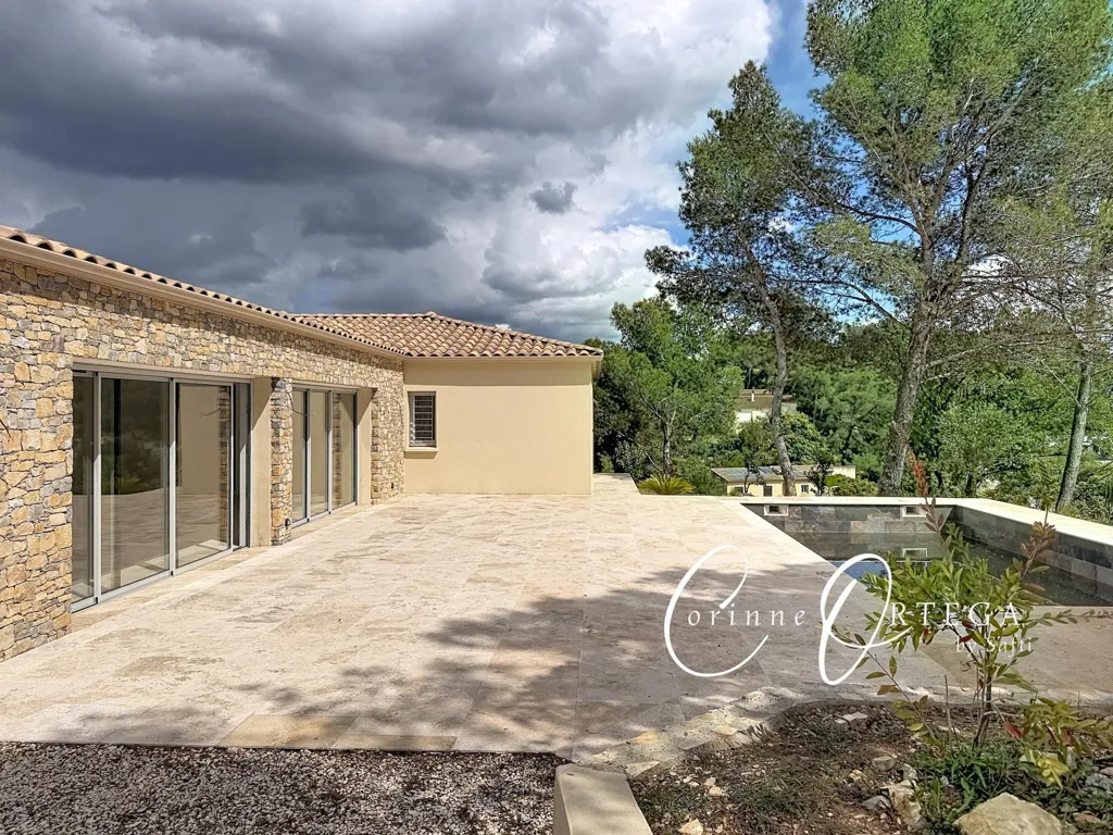 Bassein - Contemporary Villa with Pool in Lanes Carreau