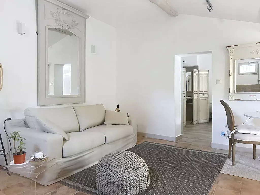 Soggiorno - Duplex with Garden Access in Avignon