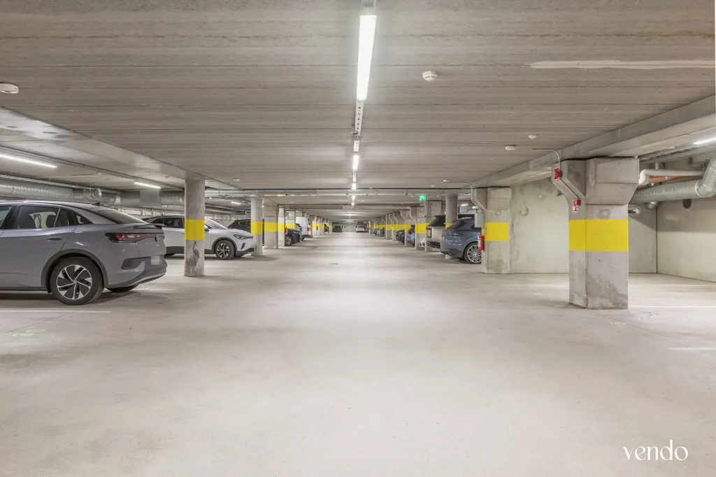 Garage - Modern Apartment with Balcony in Vanha Munkkiniemi