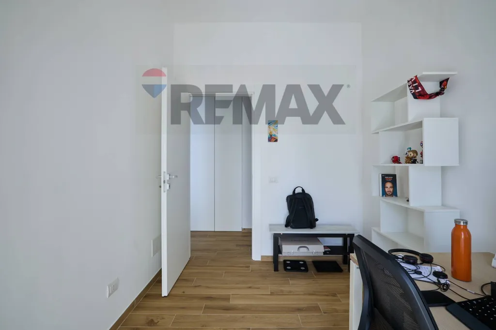Studio - Ristrutturato Triplex with Balcony in Torre Maura
