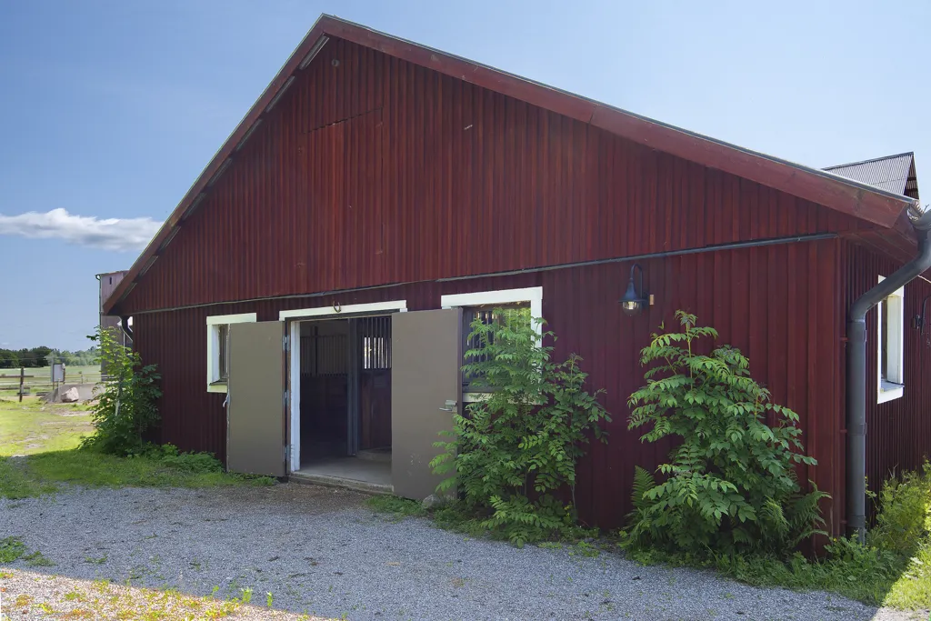Välivaade - Equestrian Estate with Stables in Kolbäck