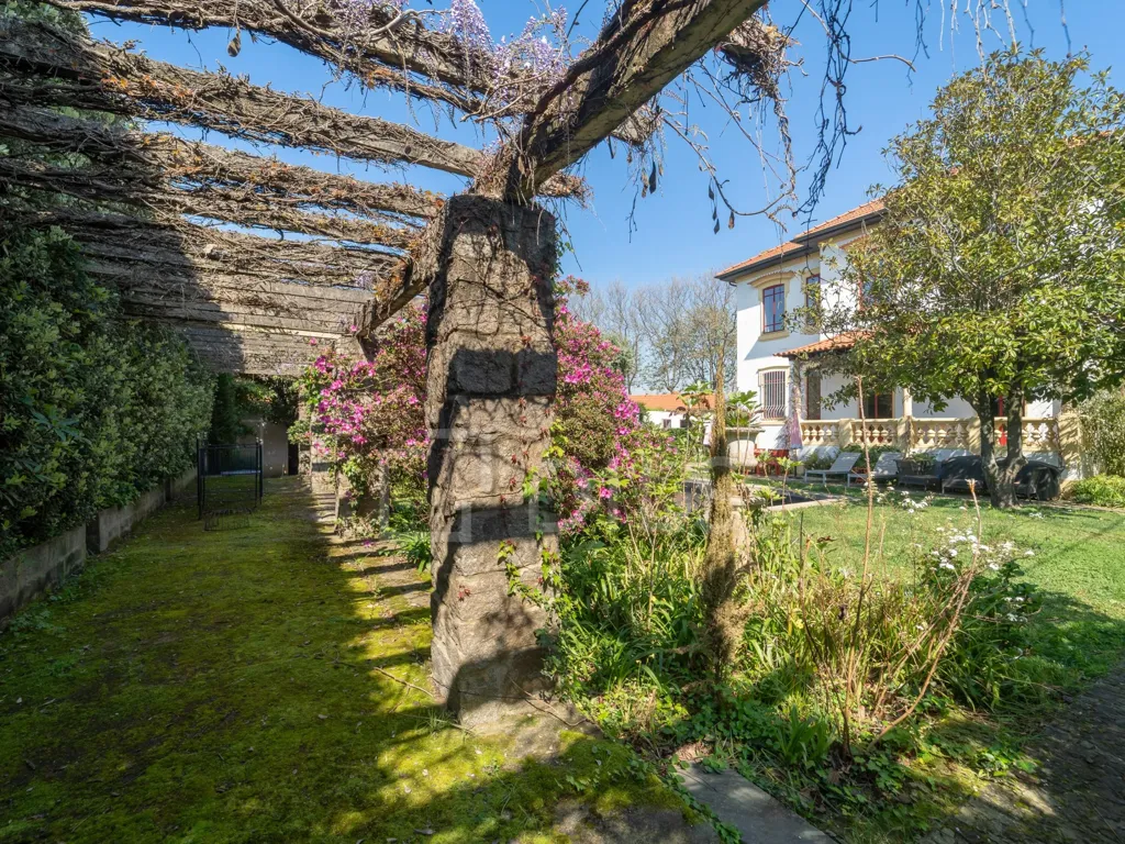 Aed - Historic Palacete with Pool in Miramar