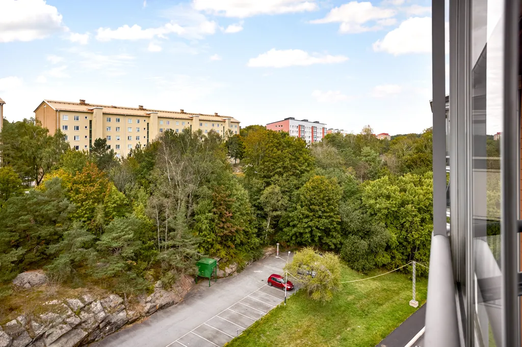 Balcon - Apartment with West-Facing Balcony in Göteborg