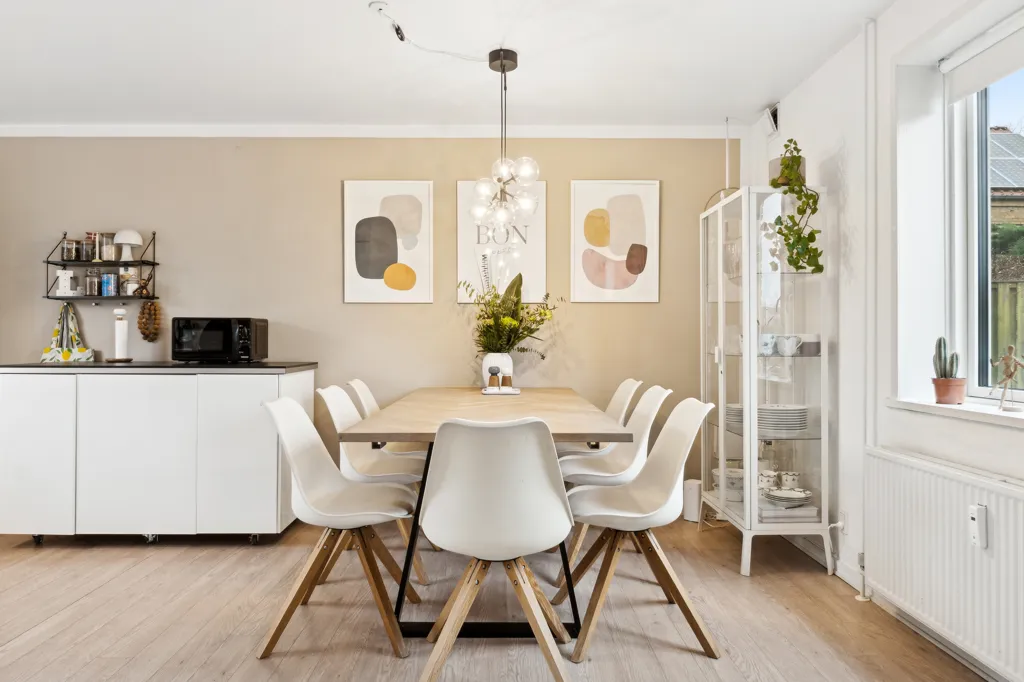 Söögituba - Modern Flat with Central Herning Location