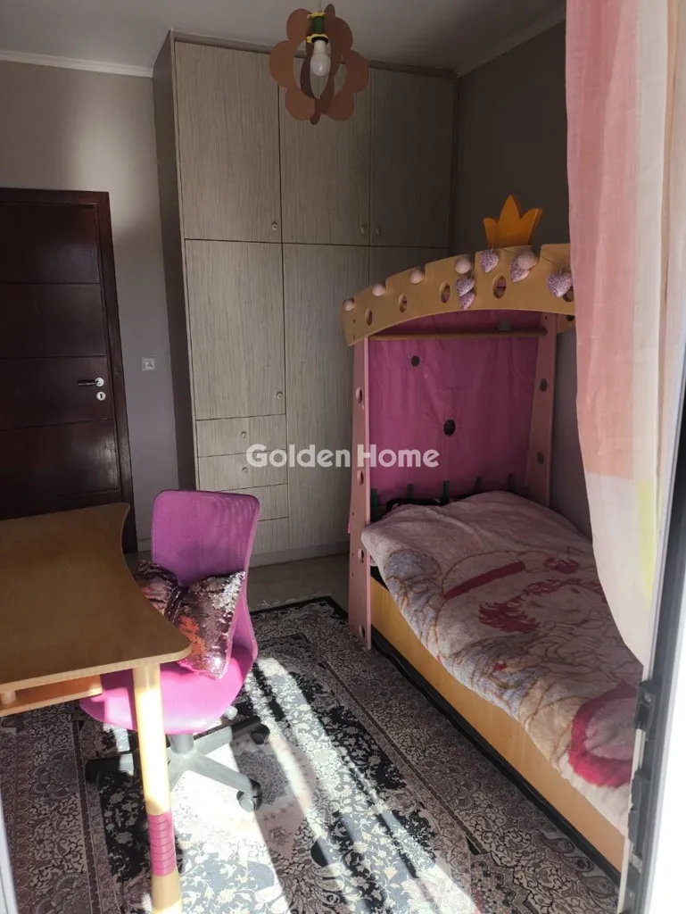 6-toaline maja asukohas GR