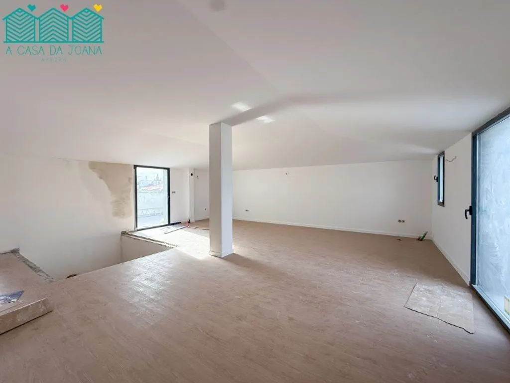 Pièces - Luxury Flat with Balcony in Aveiro