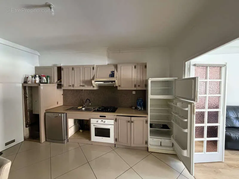 Cocina - Apartment with Balcony near Centre, Saint-Claude