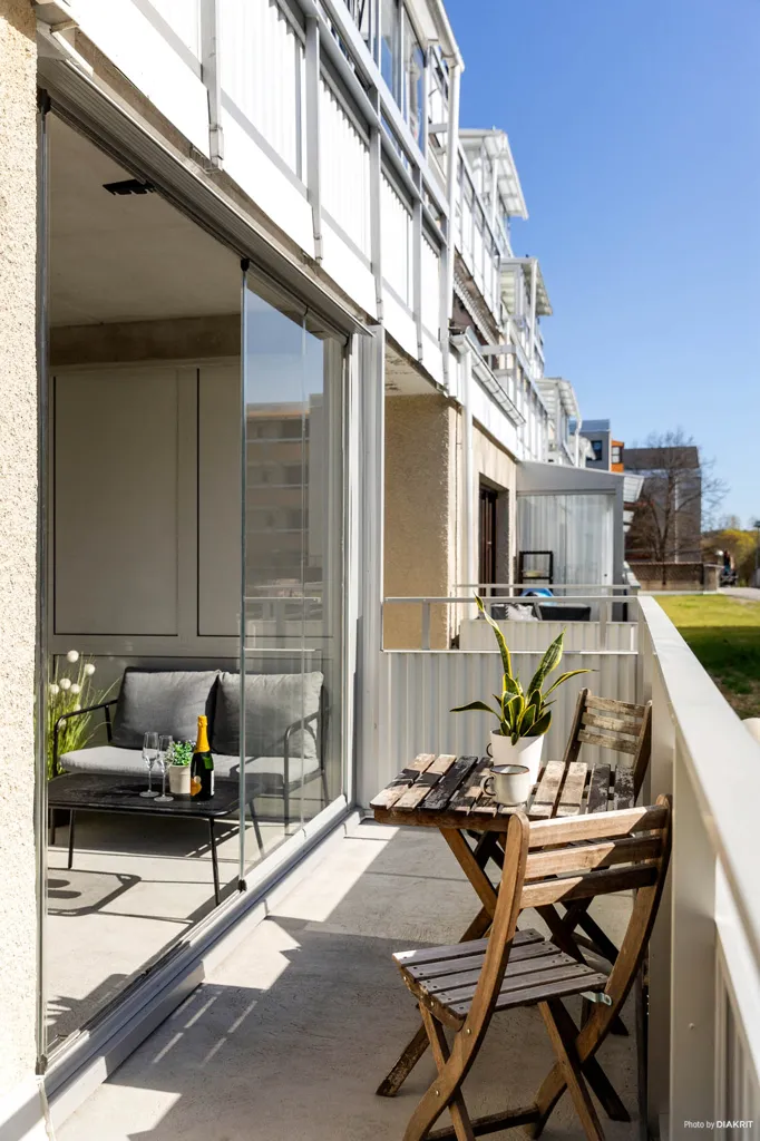 Balcon - Charming Apartment with Sunny Terrace in Kista