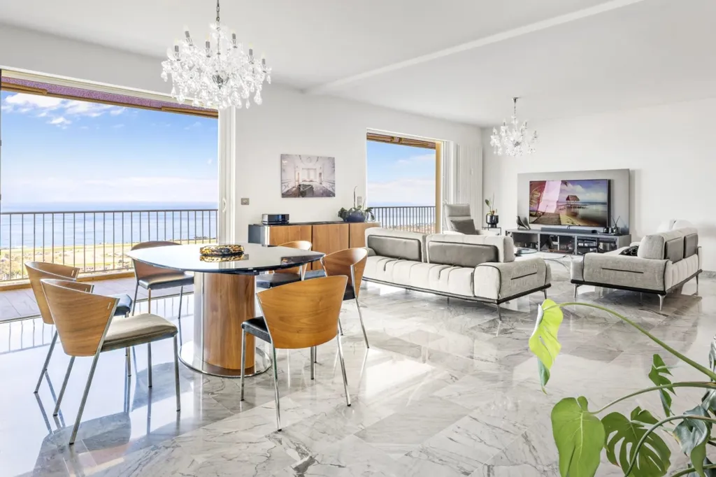 Söögituba - Exceptional Penthouse with Rooftop Spa in Cagnes-sur-Mer