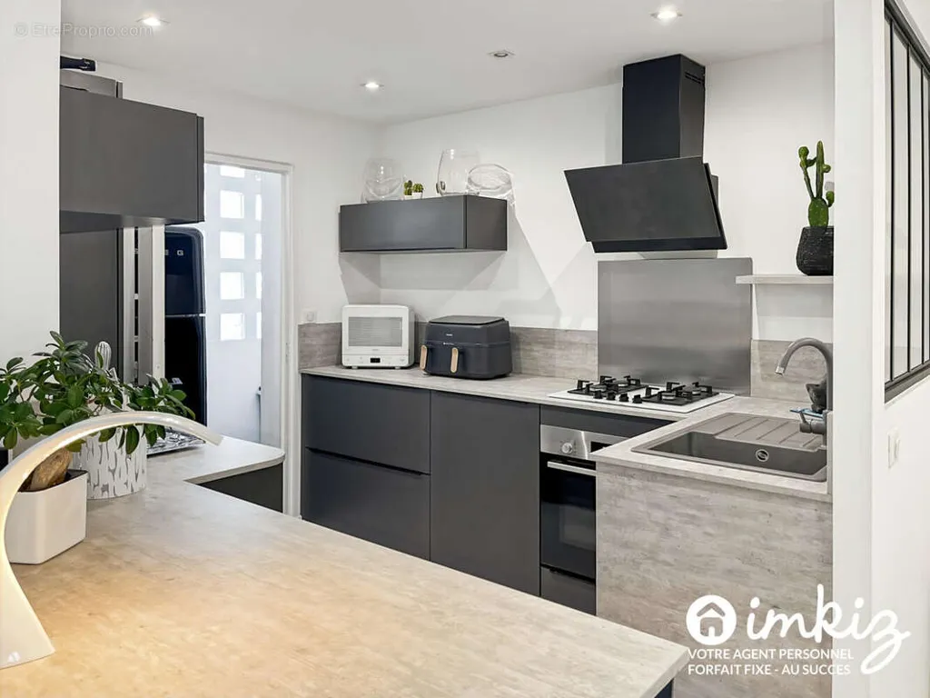 Cucina - Sea View Apartment with Terrace in Bandol