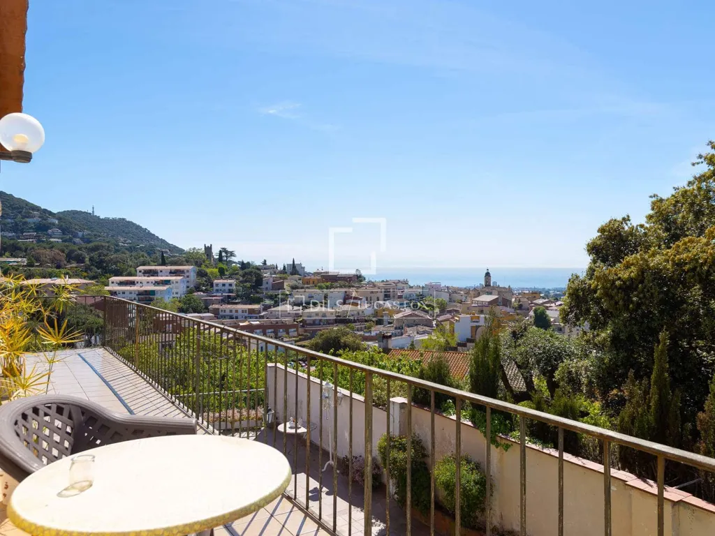 Rõdu - Luxury Villa with Sea View in Cabrils