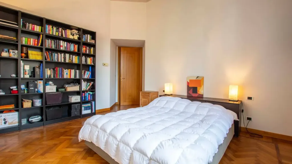 Bedrooms - 1920s Villa with Garden in Vigevano Centre