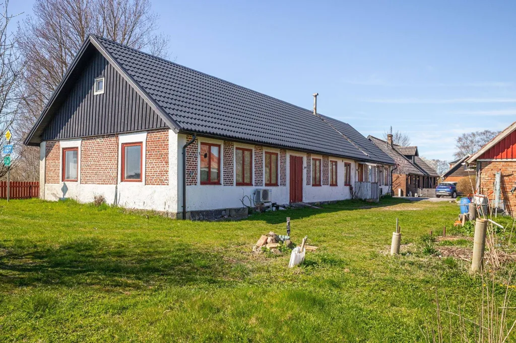 Extérieur - Villa with Workshop Space in Åstorp-Hyllinge