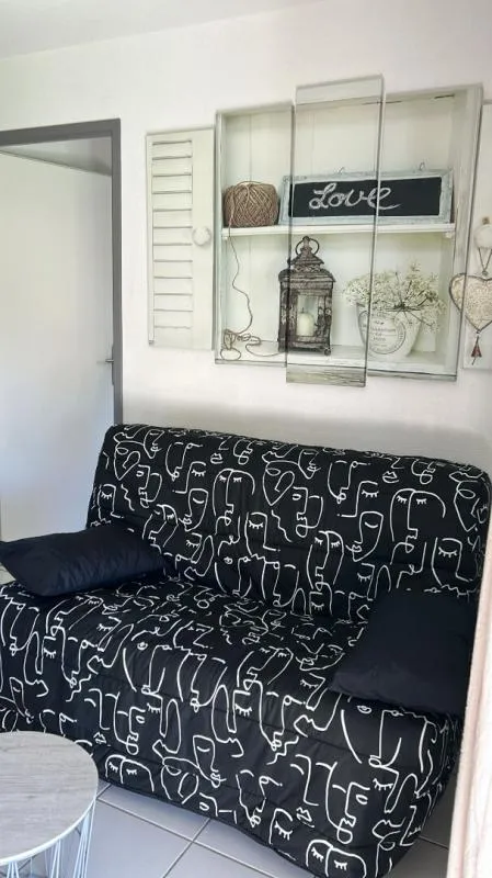 Elutuba - Modern Apartment with Pool in Saint-Geniez-d'Olt