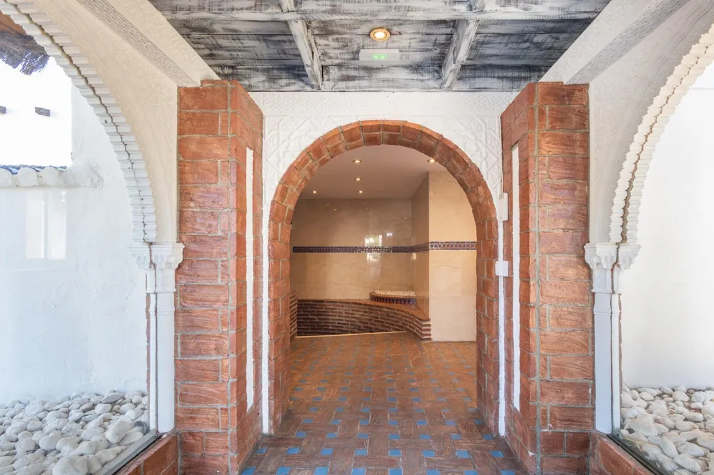 Esik - 7-Bedroom Villa with Mountain View in Mijas