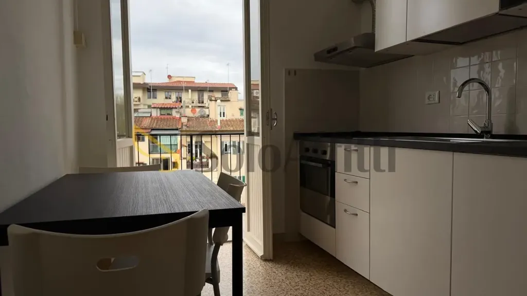 Cuisine - Armed Four-Room Apartment in Florence