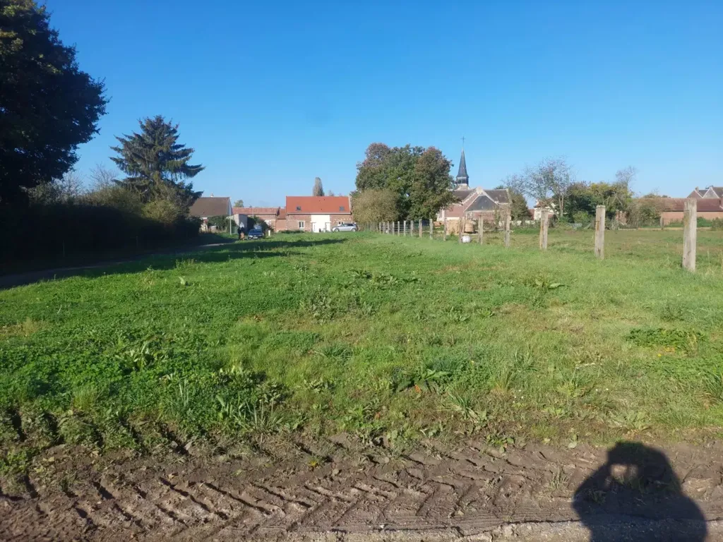 Aed - Buildable Land with South-East Exposure in Calm Area