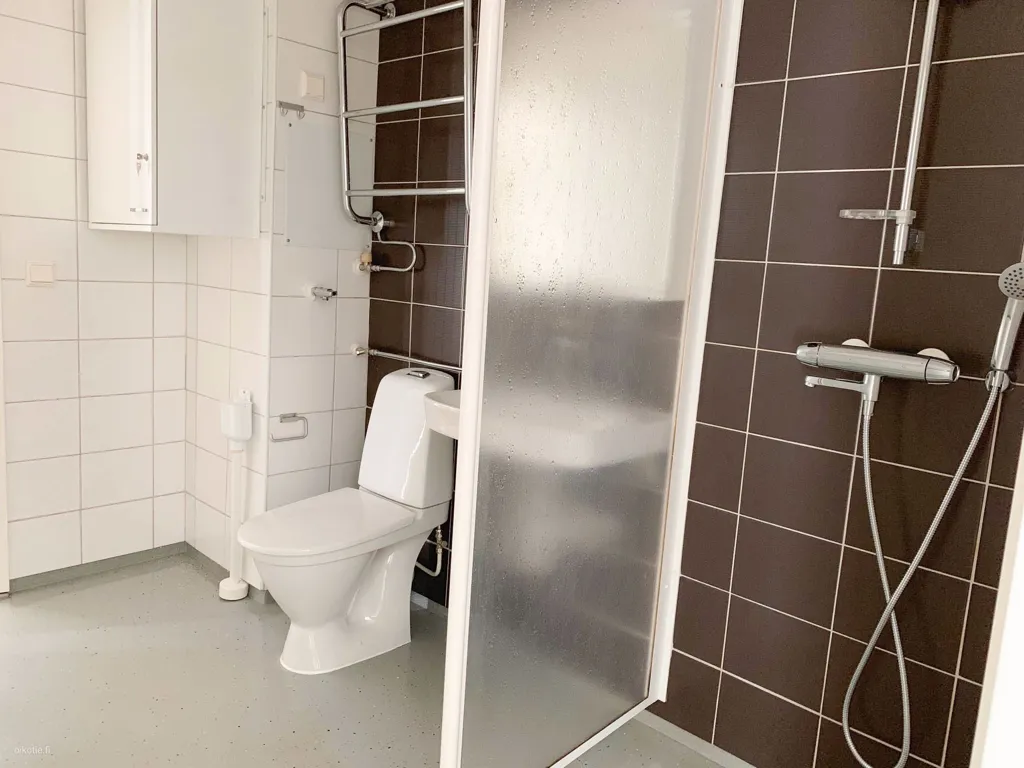Vannitoad - Modern Flat with Balcony in Malmi, Helsinki