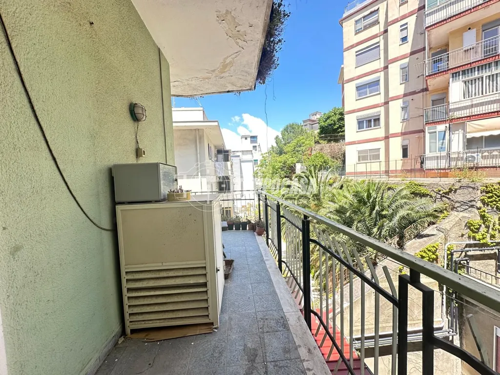 Rõdu - Central Triplex with Balconies in Messina