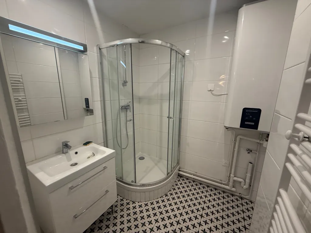 Bagni - Renovated Flat with Dégagée View near Paris
